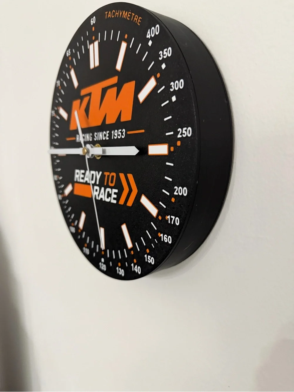 N/A bold wall